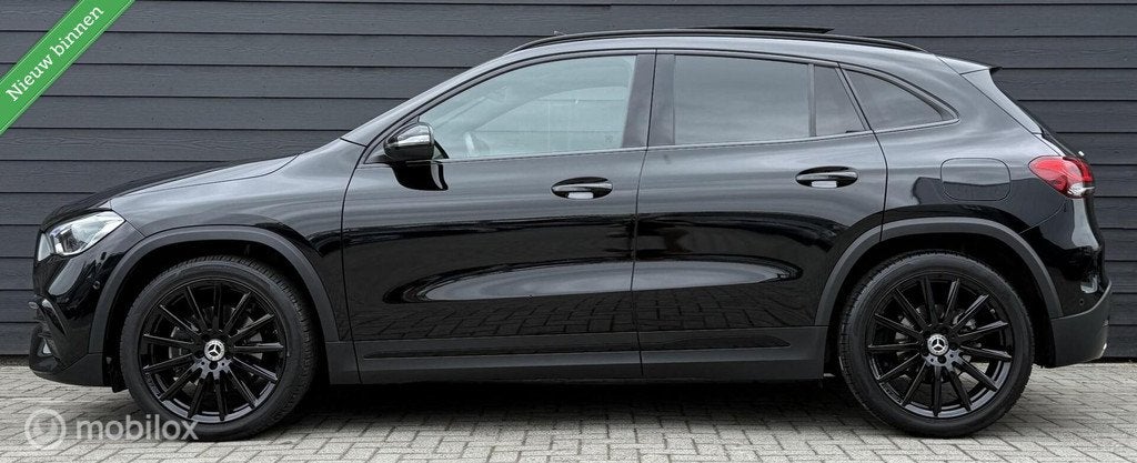 Mercedes GLA-klasse 200 AMG Line Black Pano.dak/Burmester/Ca, Auto's, 15 km/l, Euro 6, 4 cilinders, Met garantie (alle)