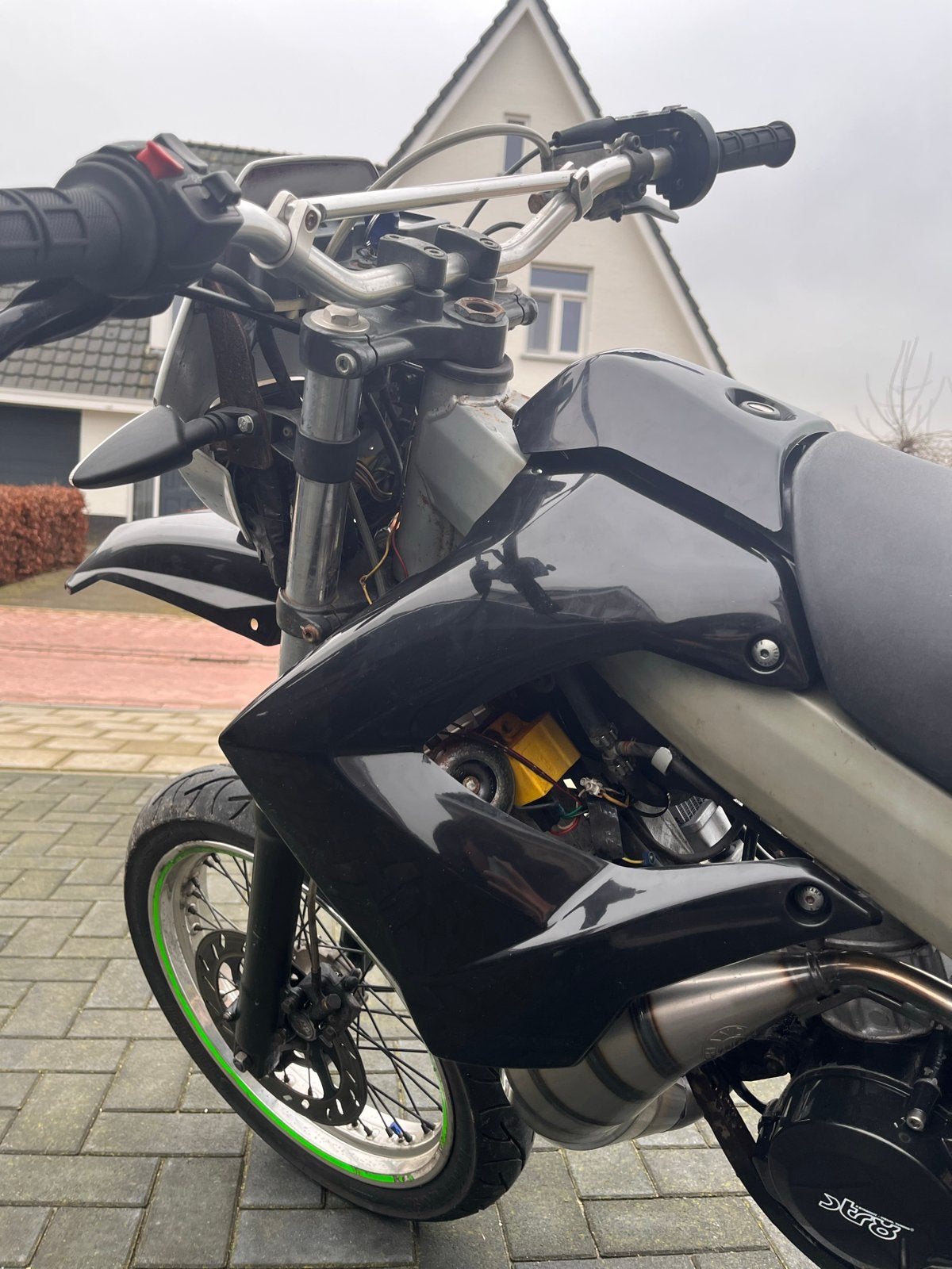 Derbi Senda SM 50cc - Nieuwe cilinder, uitlaat, kappen, Fietsen en Brommers, Brommers | Derbi, Verzenden, Gebruikt, Maximaal 45 km/u