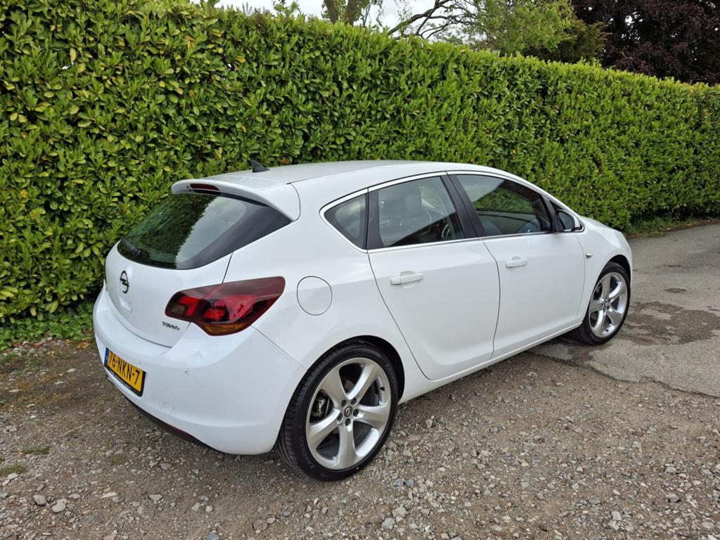 Opel Astra 1.4 Turbo Ecotec 103KW 5-D 2010 Wit, Voorwielaandrijving, 680 kg, 4 cilinders, Wit
