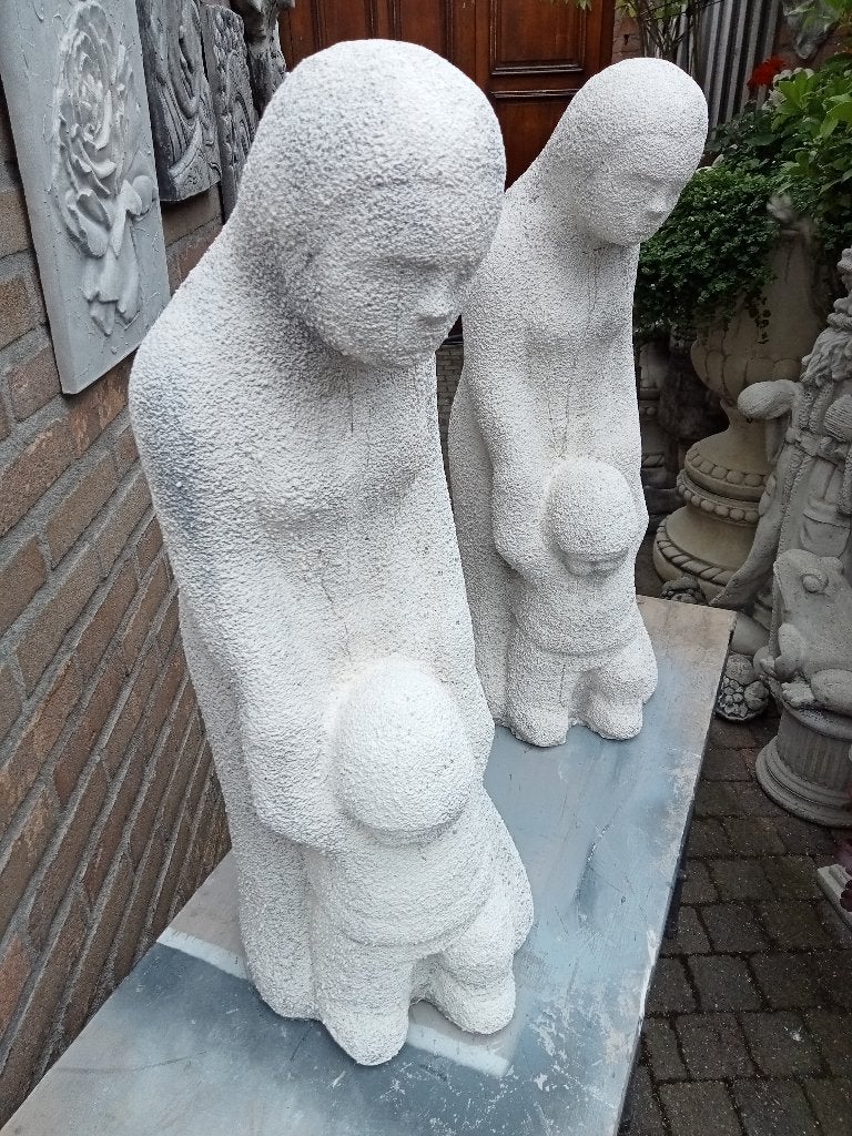 Abstrakt beeld moeder met kind, Tuin en Terras, Tuinbeelden, Ophalen, Gebruikt, Beton, Mensenbeeld