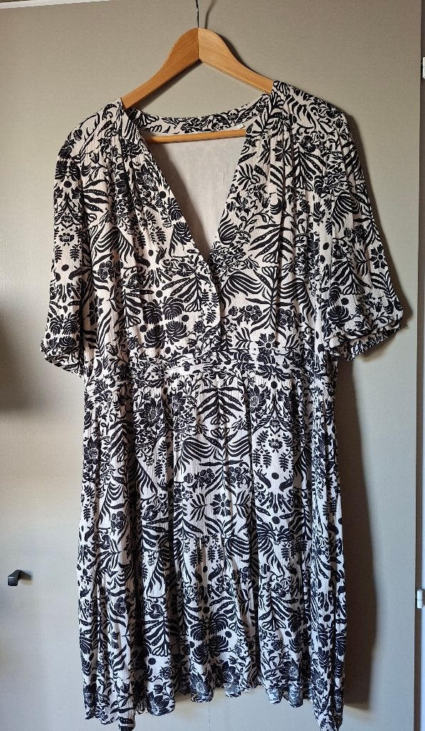 Mooie Yaya jurk in zwart met beige gevoerd, Kleding | Dames, Maat 38/40 (M), Meerkleurig, Ophalen of Verzenden, Zo goed als nieuw