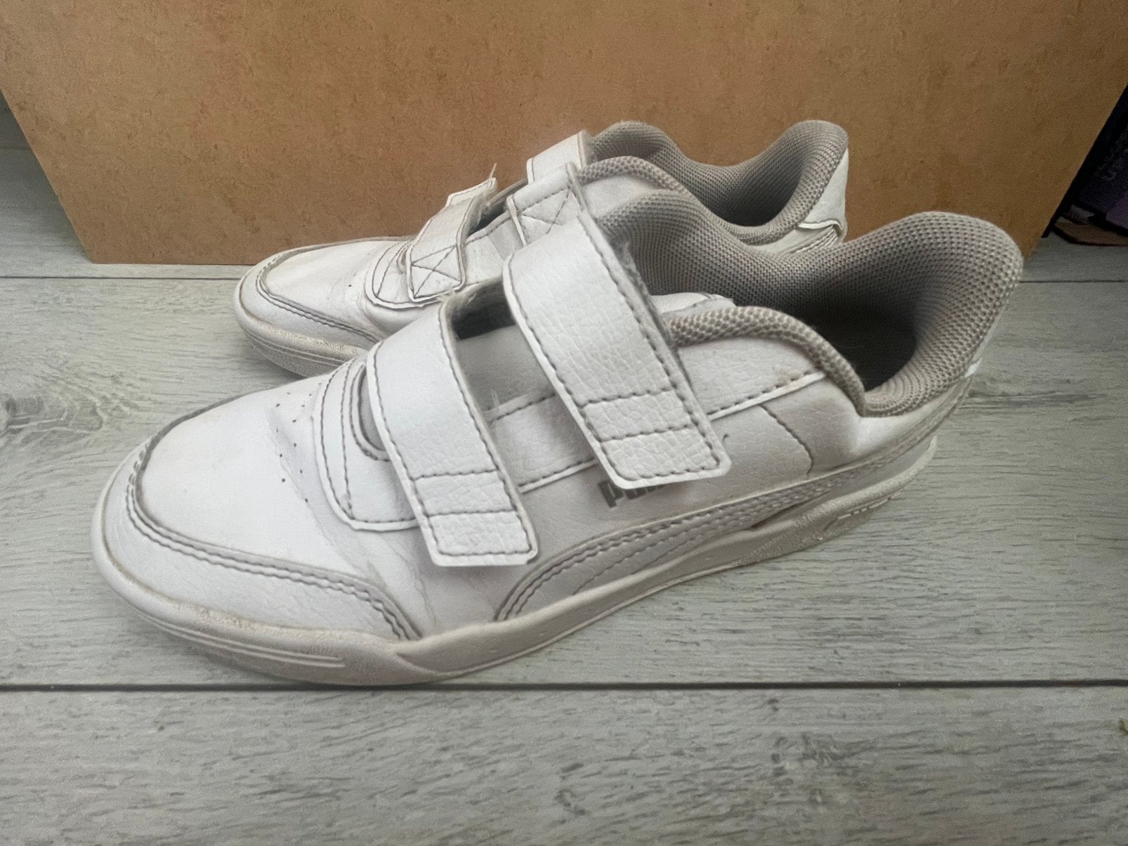 Witte sneakers Puma maat 35, Gebruikt, Ophalen of Verzenden, Jongen of Meisje, Sportschoenen