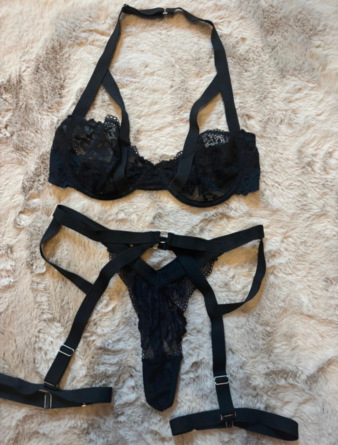 Zwart kanten lingeriesetje - BH en string met jarretels, Verzenden, Zwart, Setje