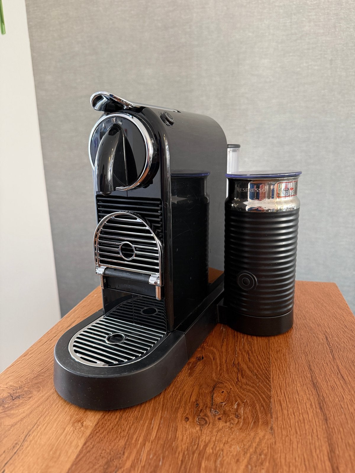 Nespresso CitiZ & Milk, Witgoed en Apparatuur, Koffiezetapparaten, Ophalen, Koffiemachine, Zo goed als nieuw, Koffiepads en cups