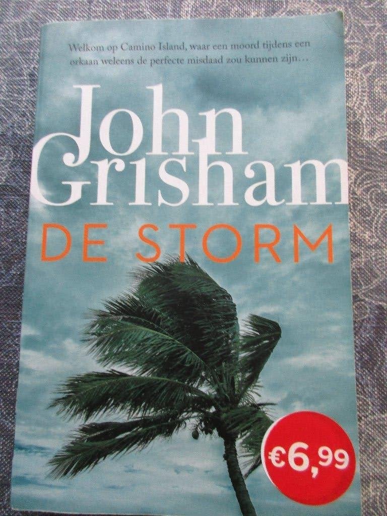 thriller -John Grisham - De Storm, Boeken, Ophalen of Verzenden, Zo goed als nieuw