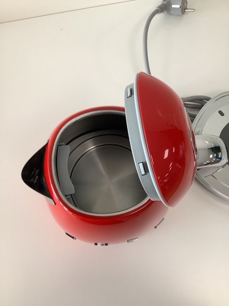 SMEG KLF03 waterkoker rood – ongebruikt, doos beschadigd, Info@mystore.nl, 1 tot 2 liter, Nieuw, Bruggestraat 18