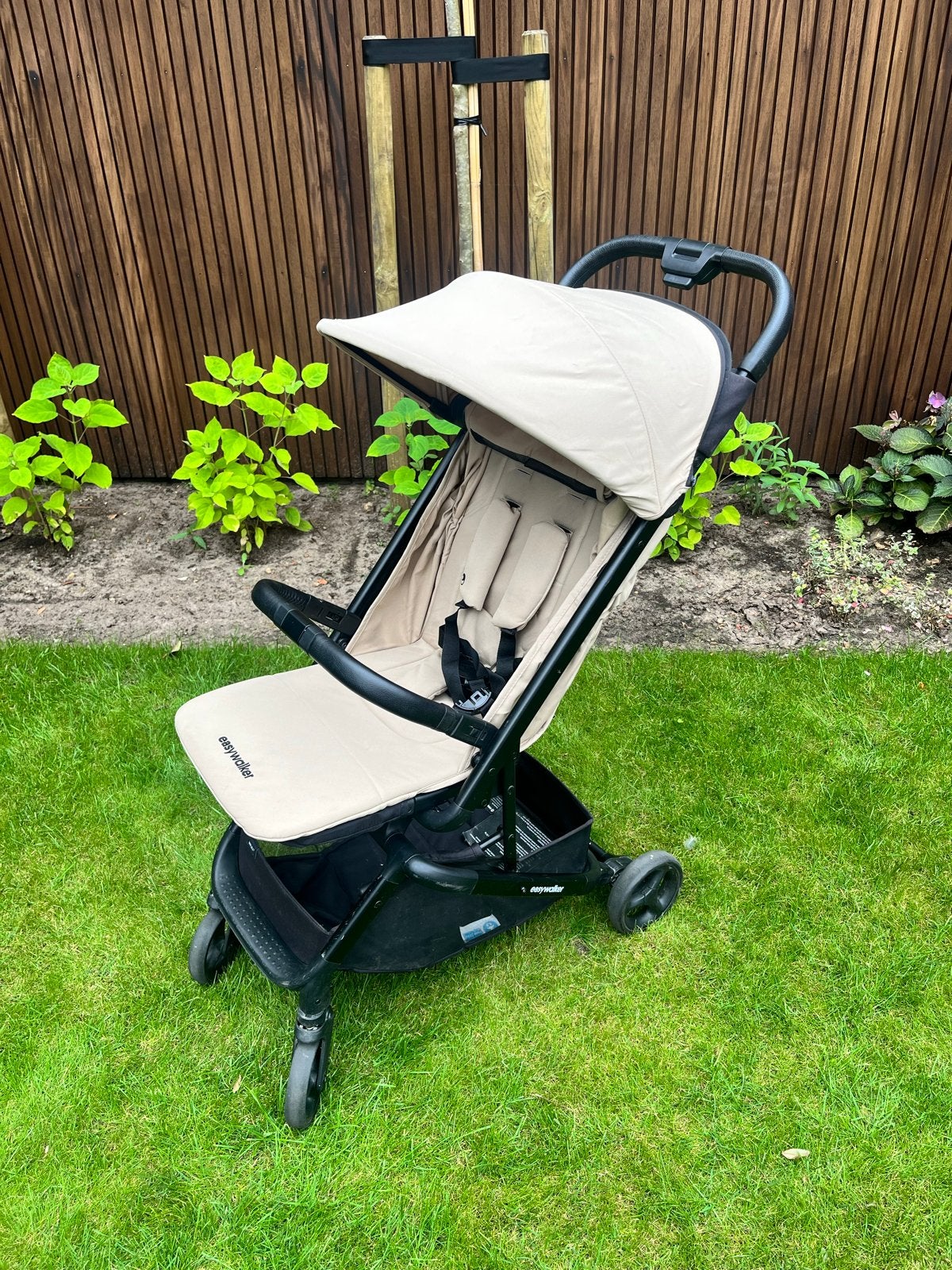 Easywalker buggy Miley 2 - verstelbare rugleuning en hoes, Kinderen en Baby's, Buggy's, Ophalen, Gebruikt, Overige merken, Zonnekap