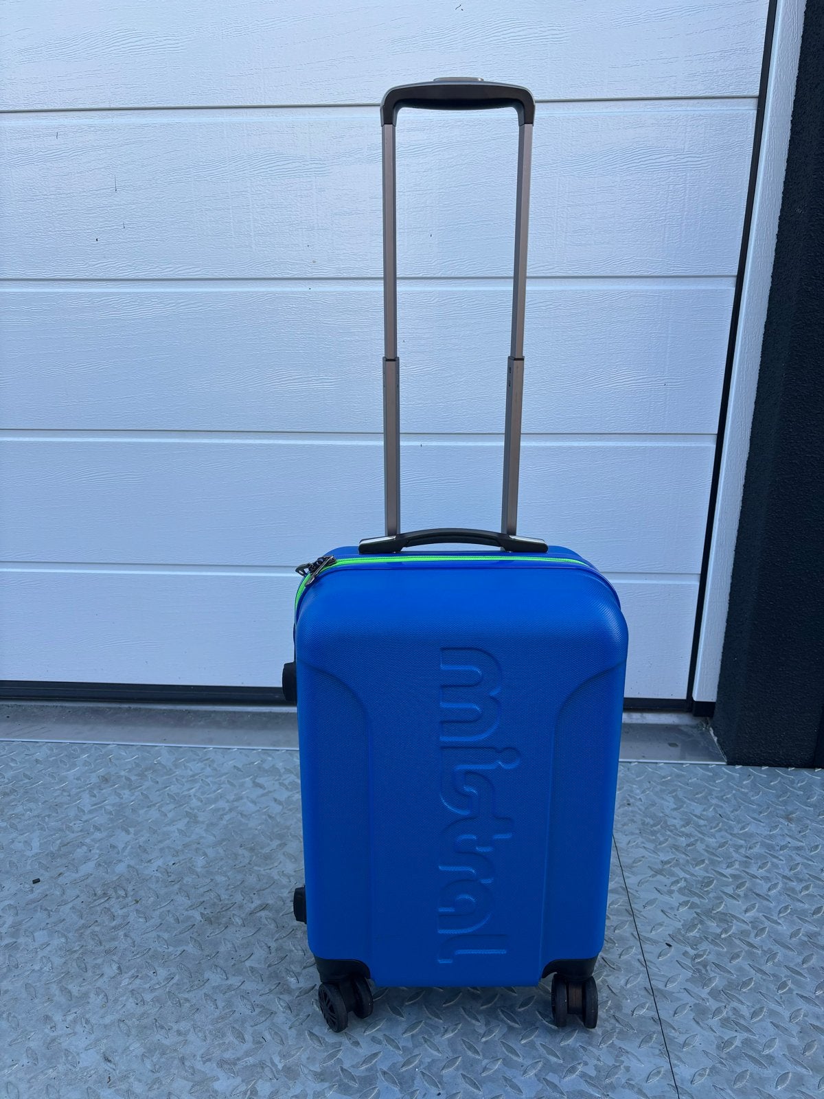 Nieuwe blauwe Mistral koffer - Handbagage formaat, Sieraden, Tassen en Uiterlijk, Koffers, Wieltjes, 50 tot 60 cm, Hard kunststof