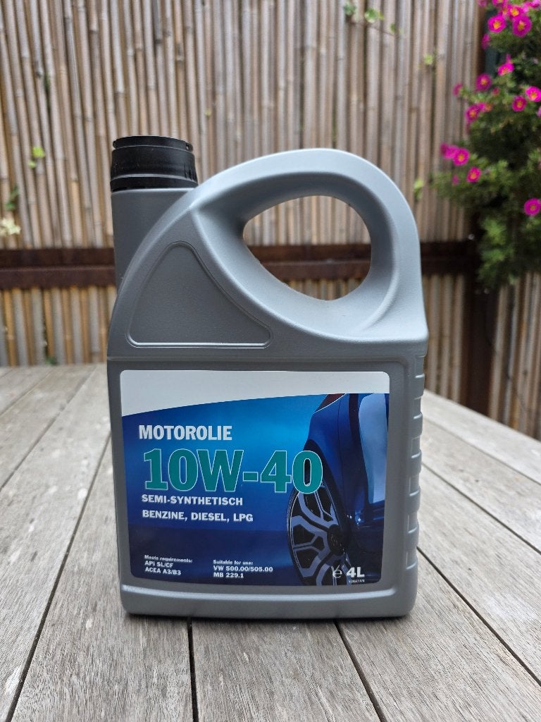 Nieuwverpakking 4 liter motorolie 10W-40, Ophalen