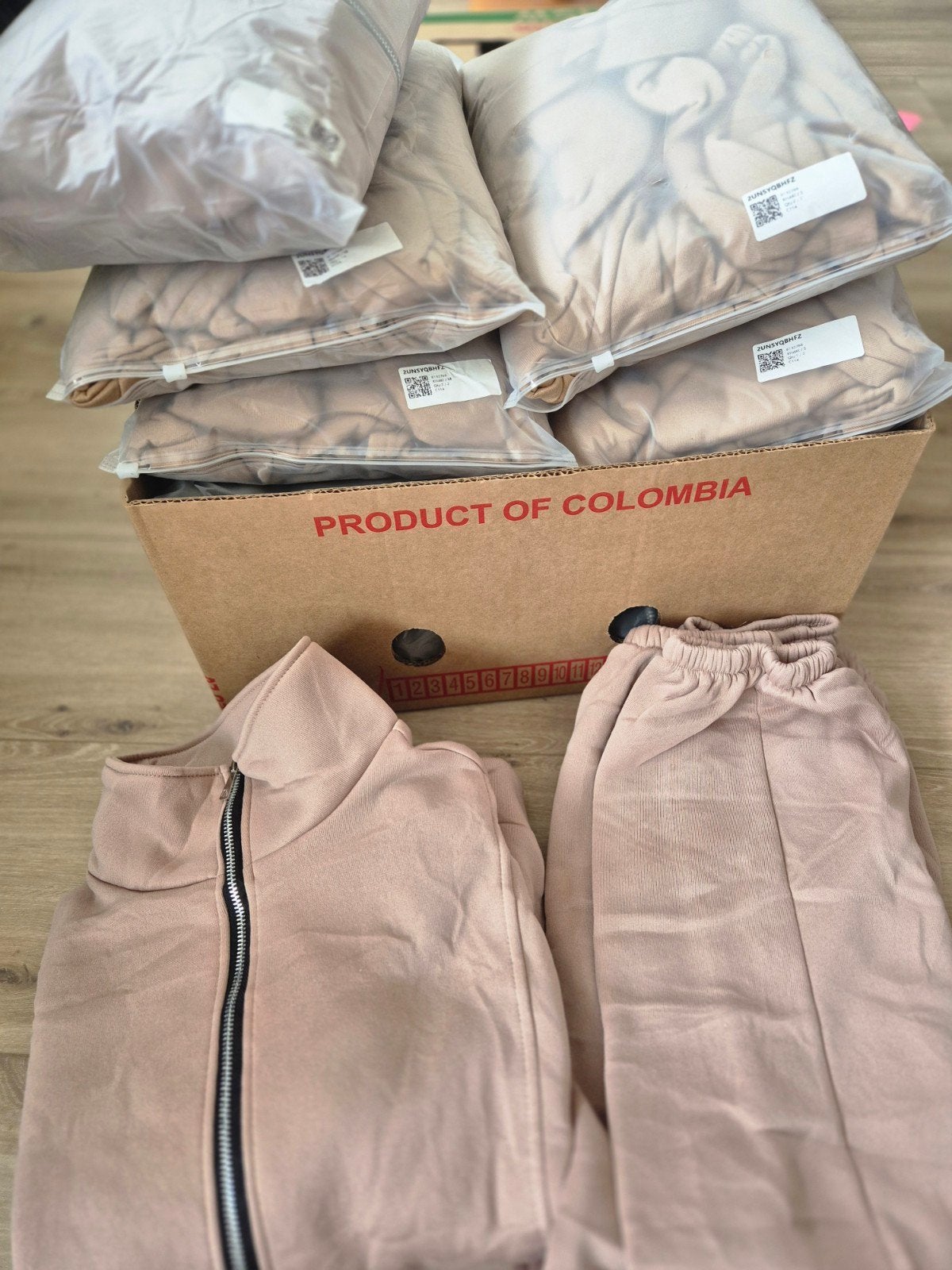 10x Nieuwe Pakken (Joggingpakken) - Diverse Kleuren & Maten, Ophalen of Verzenden, Nieuw