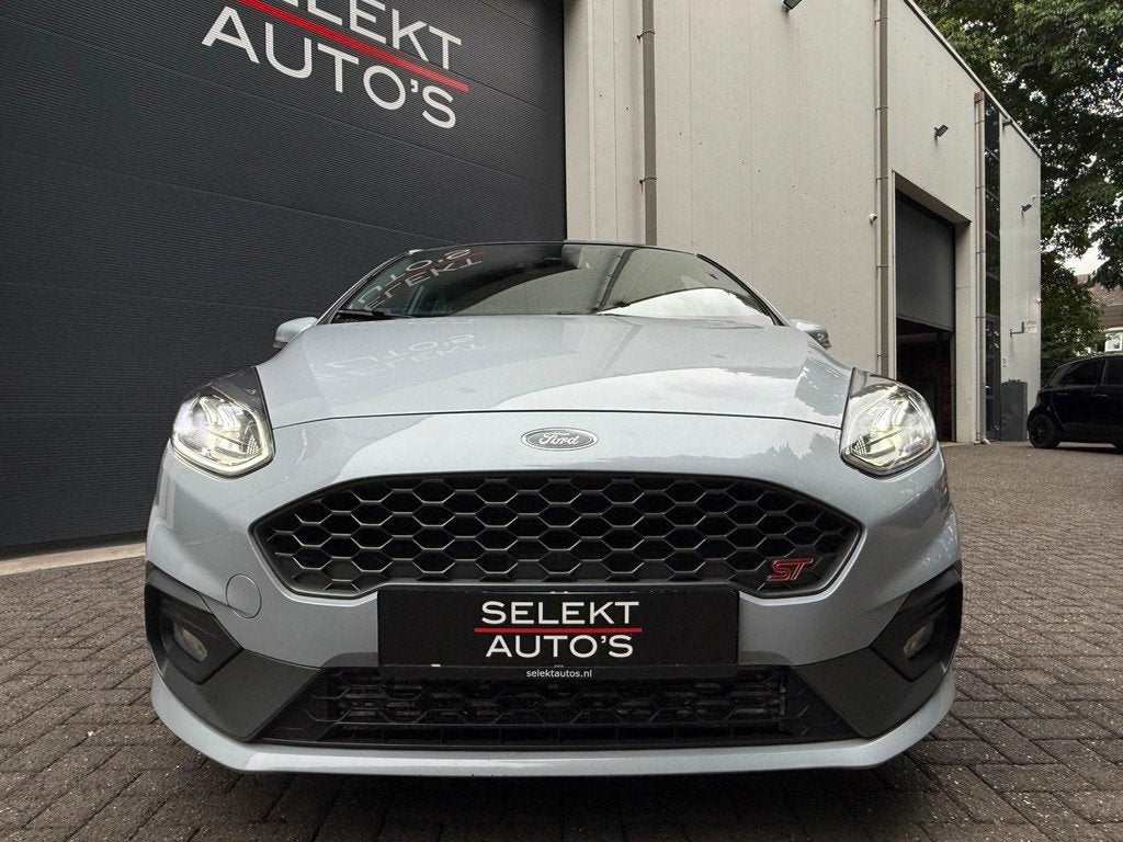 Ford Fiesta 1.5 EcoBoost ST-3 Performance 200 Pk Pano/Recaro, Auto's, Ford, Voorwielaandrijving, Stof, Gebruikt, Zwart