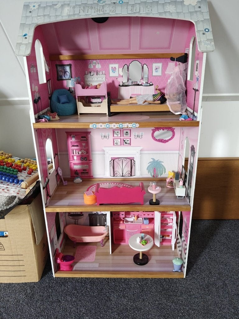 Barbie huis met toebehoren en barbie auto, Ophalen, Gebruikt, Barbie