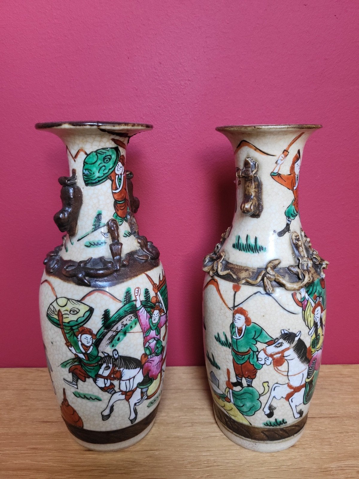 Antieke Chinese Vazen met Krijgers en Paarden (Paar), Ophalen of Verzenden