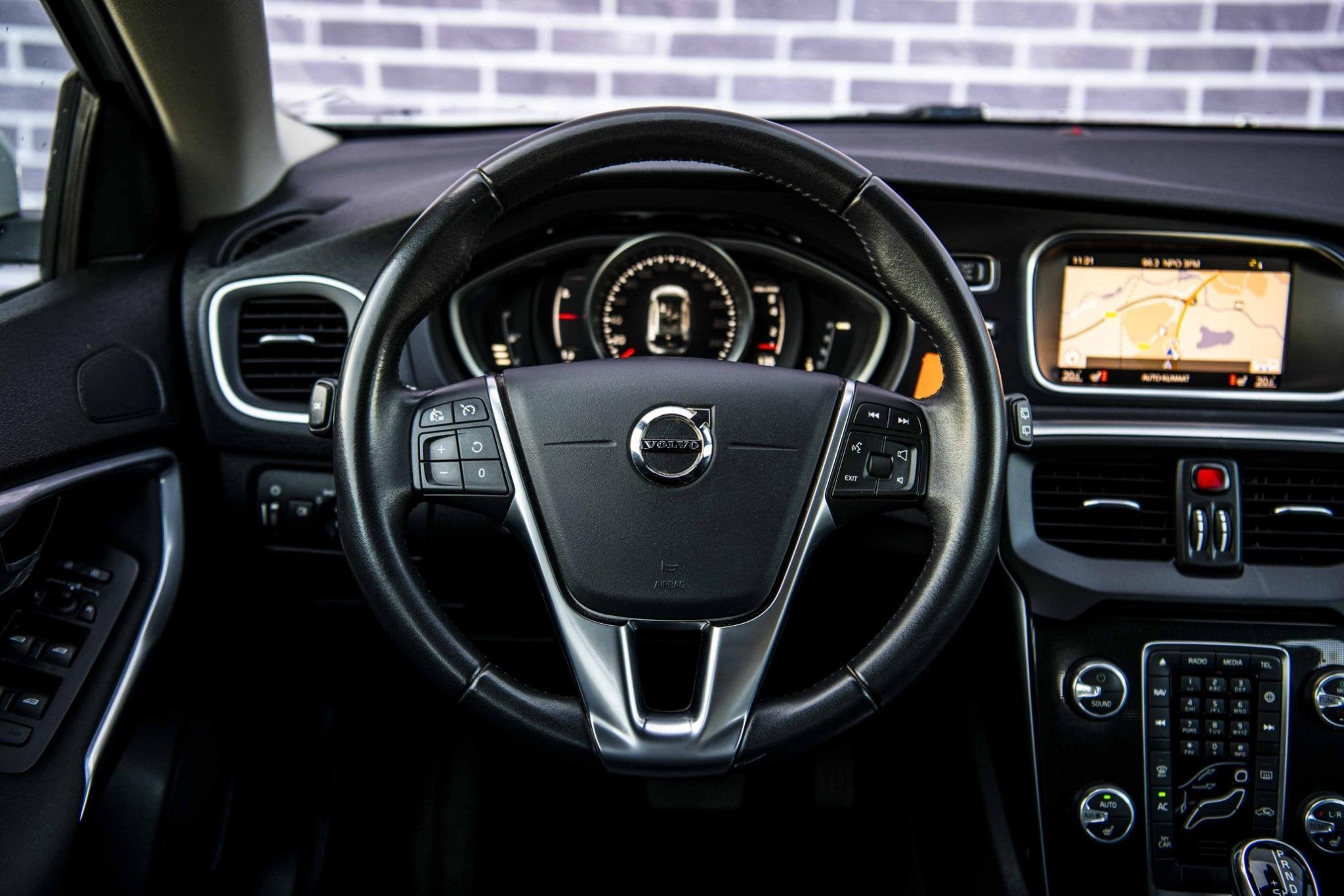 Volvo V40 1.5 T2 Polar+ | Automaat | Stoelverwarming | Navig, 12 maanden, Euro 6, Leder en Stof, Origineel Nederlands