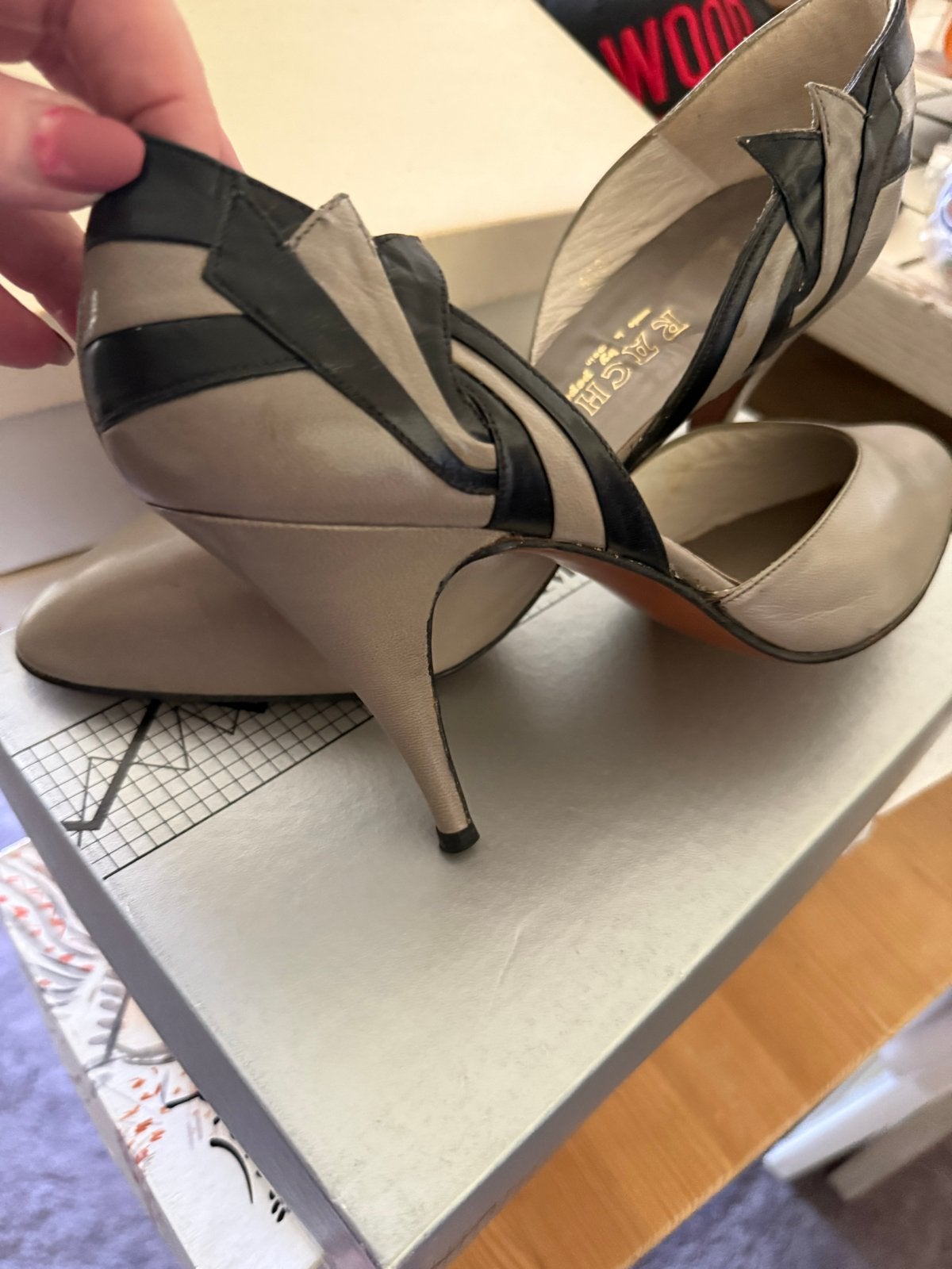 Vintage 1995 Revival Pumps - Maat 40, Ophalen of Verzenden, Gedragen, Beige, Pumps