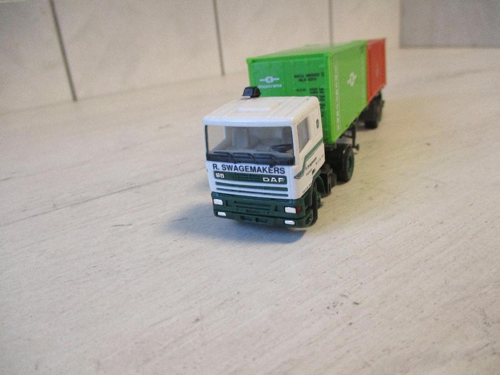 Herpa Vrachtwagen Daf 95 R.Swagemakers Schaal 1:87, Hobby en Vrije tijd, Ophalen, Zo goed als nieuw, Bus of Vrachtwagen, Herpa