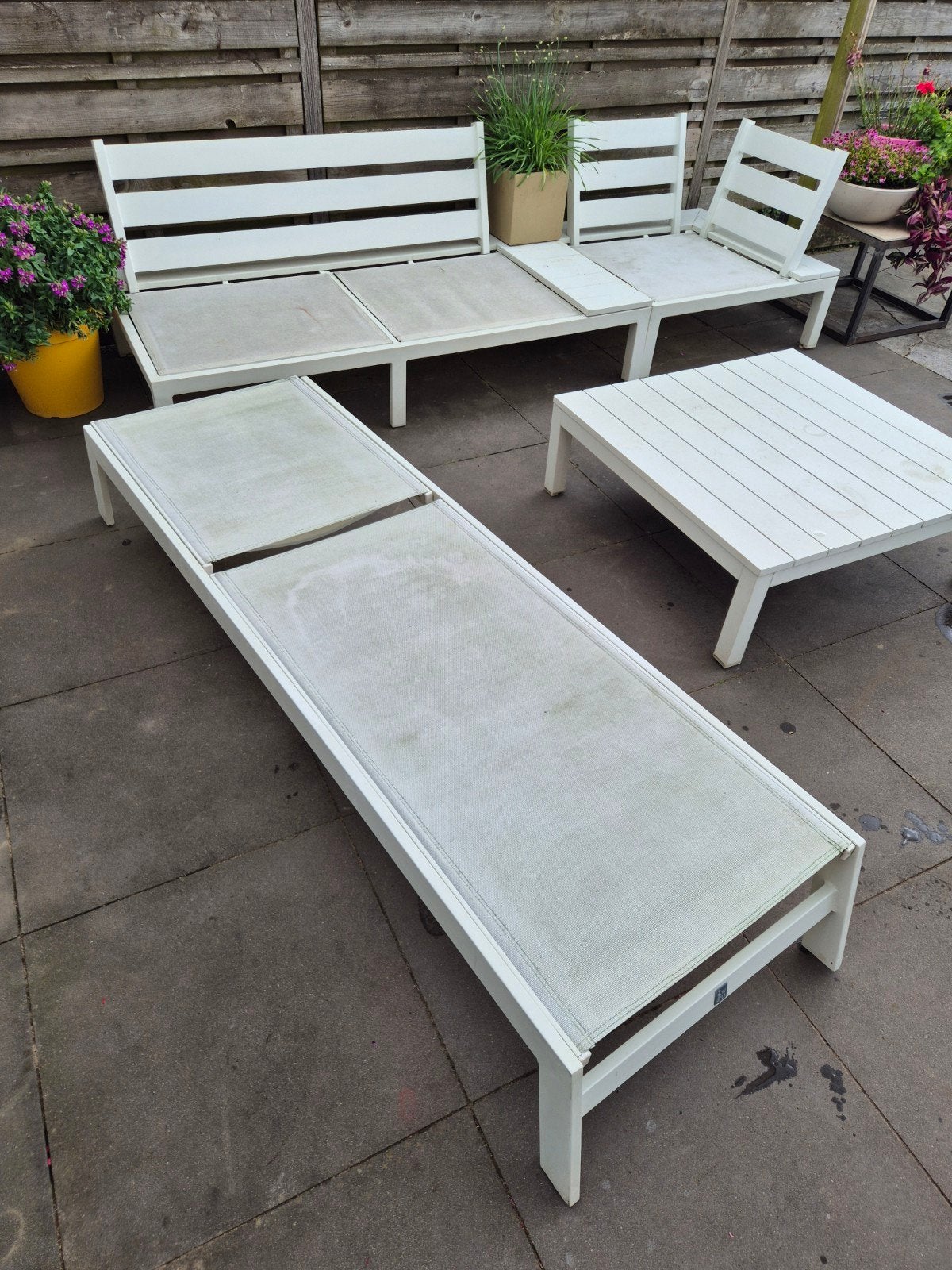 Ligbed voor in de tuin, inclusief dik en comfortabel kussen., Ophalen