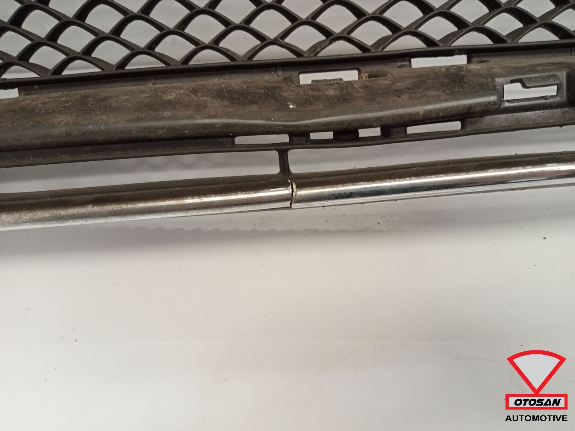 Mercedes C W205 Facelift Bumper Rooster Midden a2058852501, Gebruikt, Mercedes-Benz AG, Mercedes-Benz, Ophalen of Verzenden