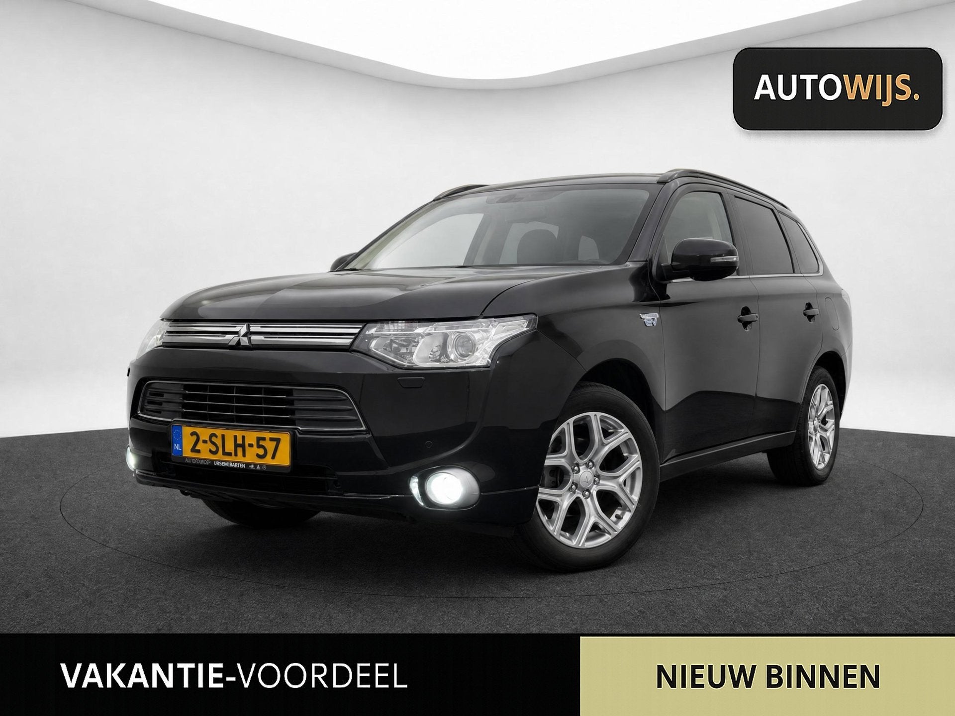 Mitsubishi Outlander 2.0 PHEV Instyle|LEDER|PANO|TREKHAAK|CA, 4 cilinders, Vierwielaandrijving, Hybride Elektrisch/Benzine, SUV of Terreinwagen