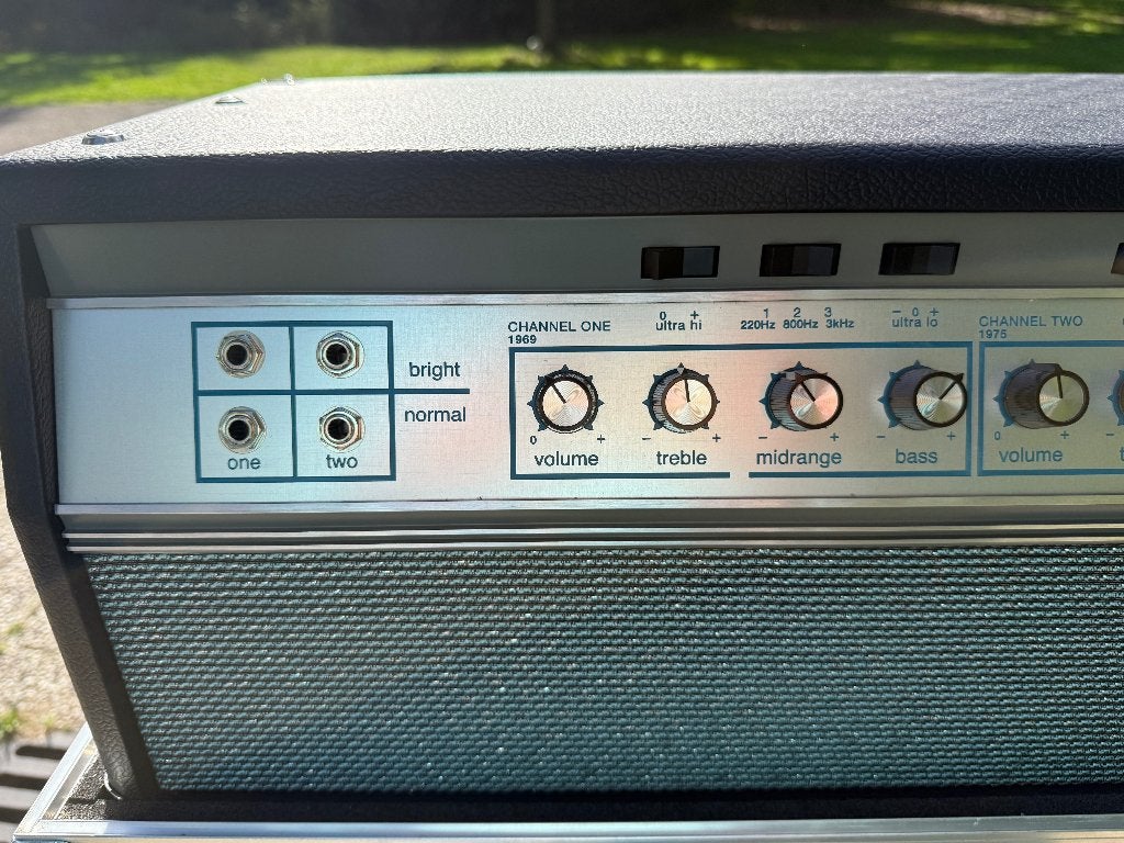 Foto 14 van ALS NIEUW: Ampeg SVT Heritage Bass Head met Flightcase
