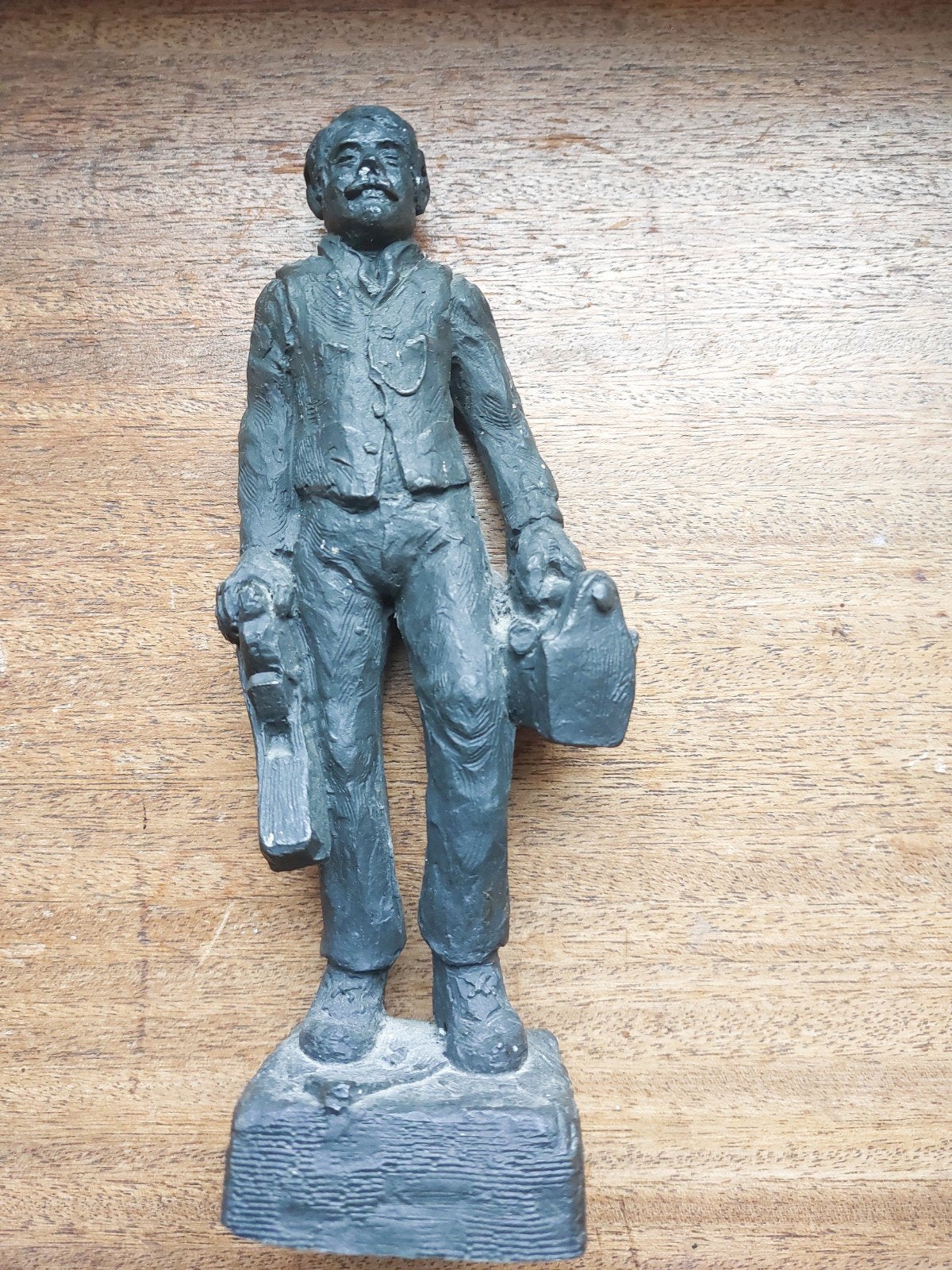 Beeldje de TIMMERMAN. H= 21 cm., Ophalen of Verzenden