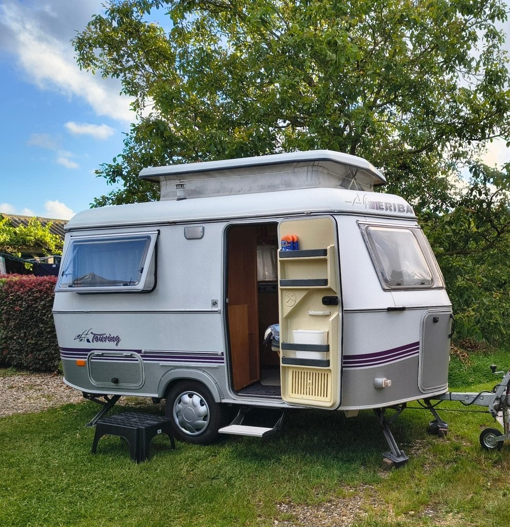 Eriba Touring Familia 310, Vast bed, Schokbreker, Kleine zit, Tot en met 3