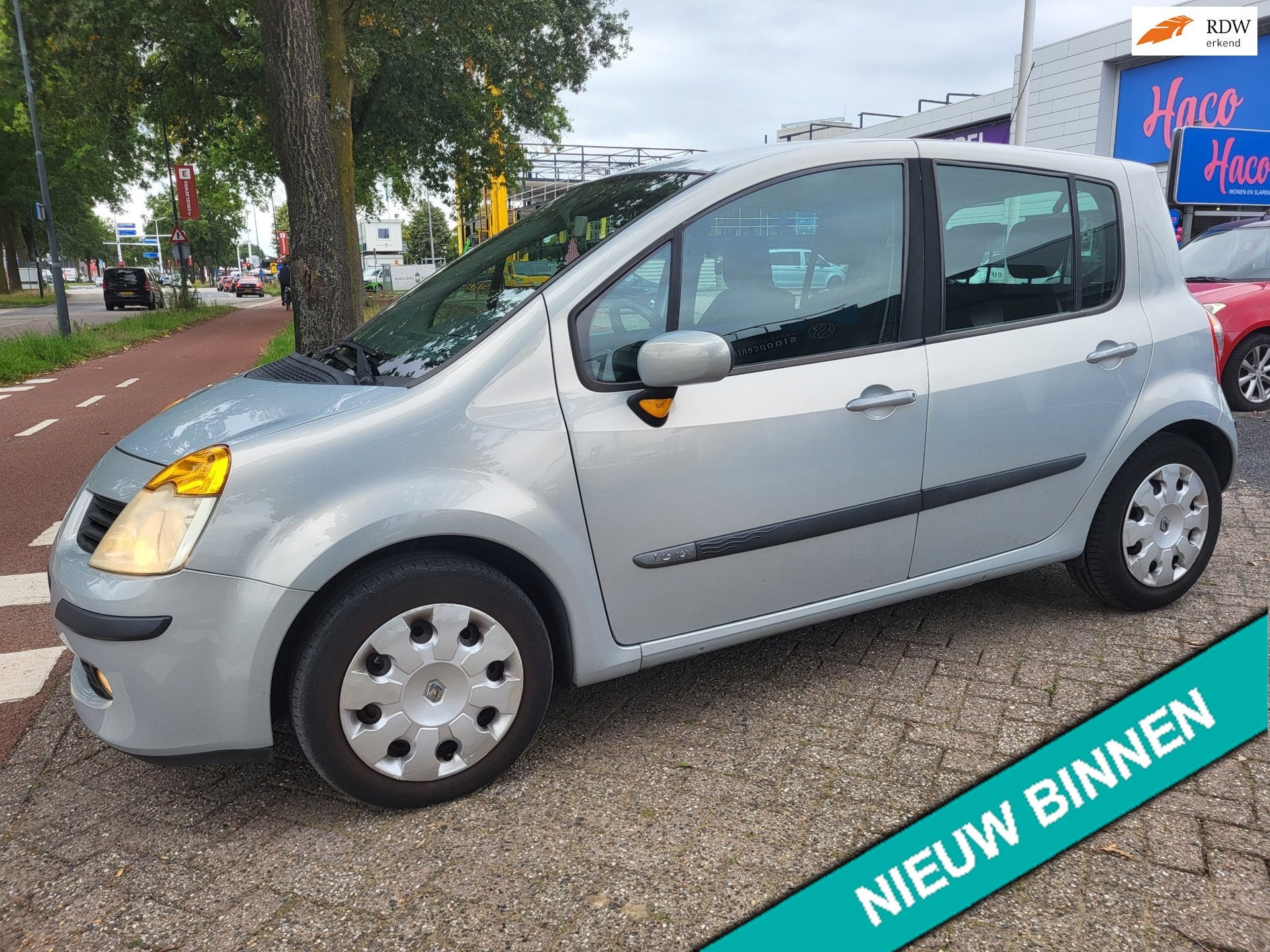 Renault Modus 1.6-16V Expression Luxe, Auto's, Voorwielaandrijving, Metallic lak, 4 cilinders, 49 €/maand