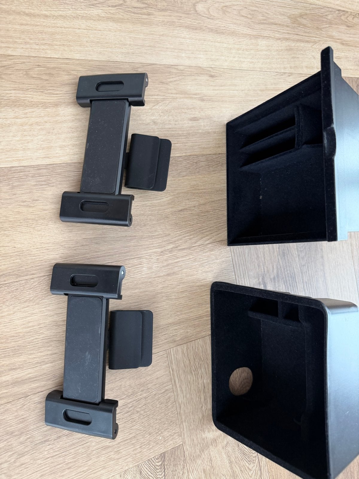 Tesla Model Y - Tablet houders en opbergbakjes voor auto, Ophalen, Gebruikt