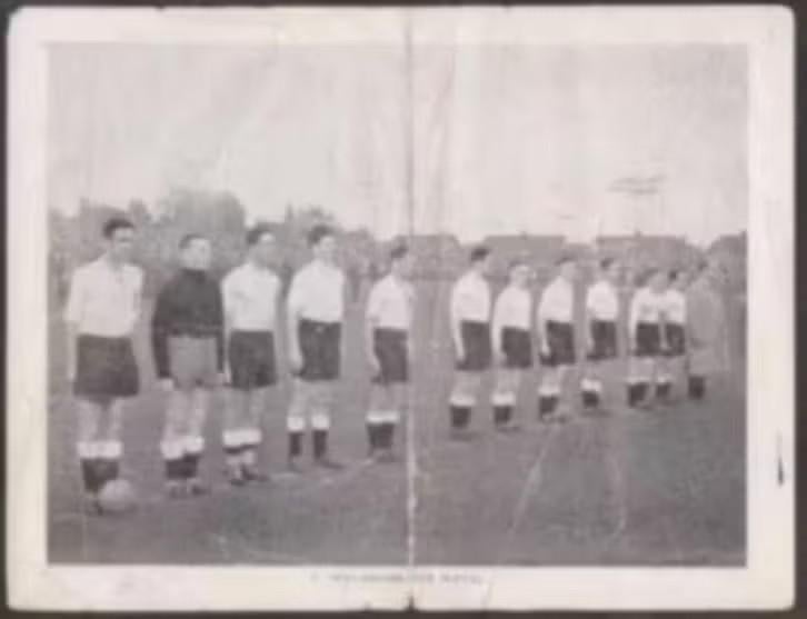Voetbalplaat Voetbal Zuid-Nederlands Elftal (3)., Ophalen of Verzenden, Zo goed als nieuw