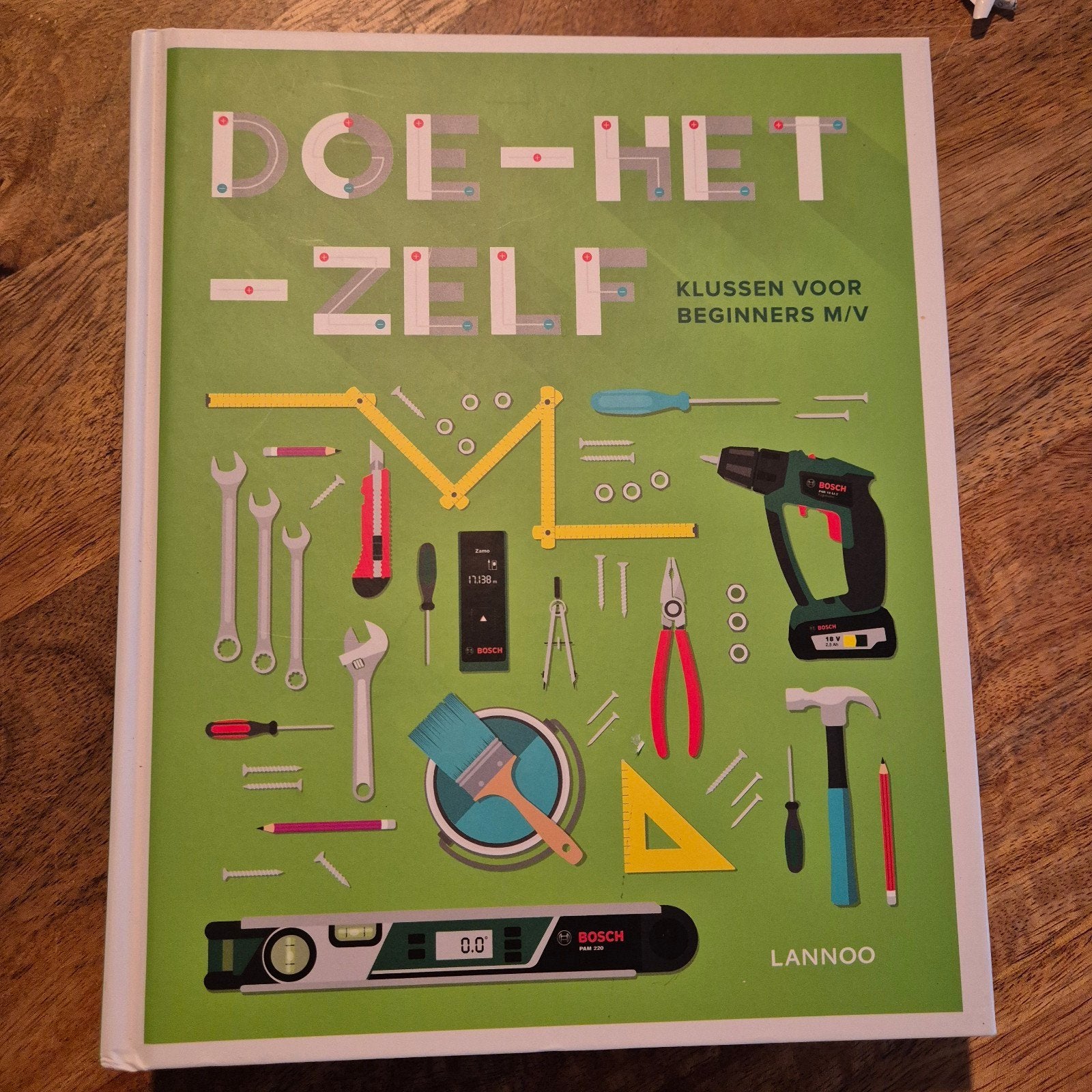 Doe-Het-Zelf Klussen voor Beginners M/V, Boeken, Ophalen of Verzenden, Zo goed als nieuw, Overige onderwerpen, Lannoo