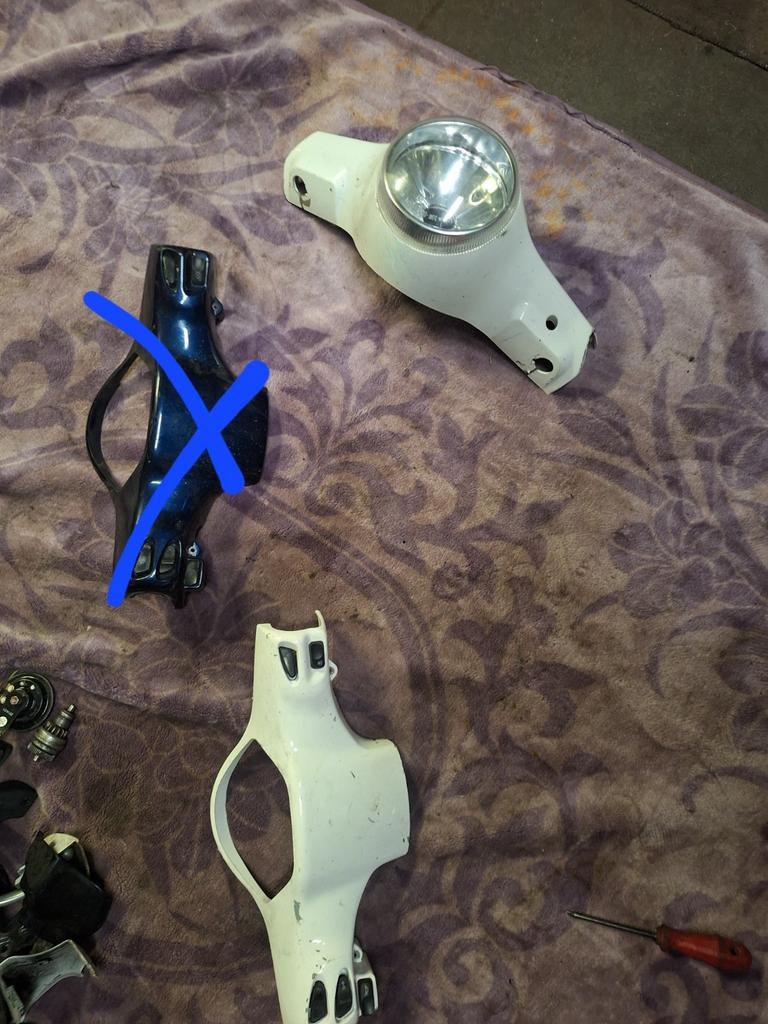Stuurkappen en koplamp vespa lx, Ophalen