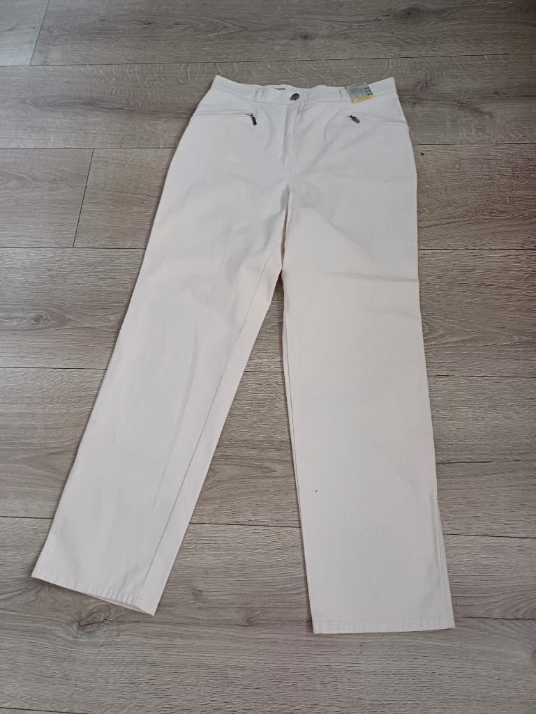 Nieuw creme broek Canda mt 40, Maat 38/40 (M), Overige kleuren, Nieuw, Ophalen of Verzenden