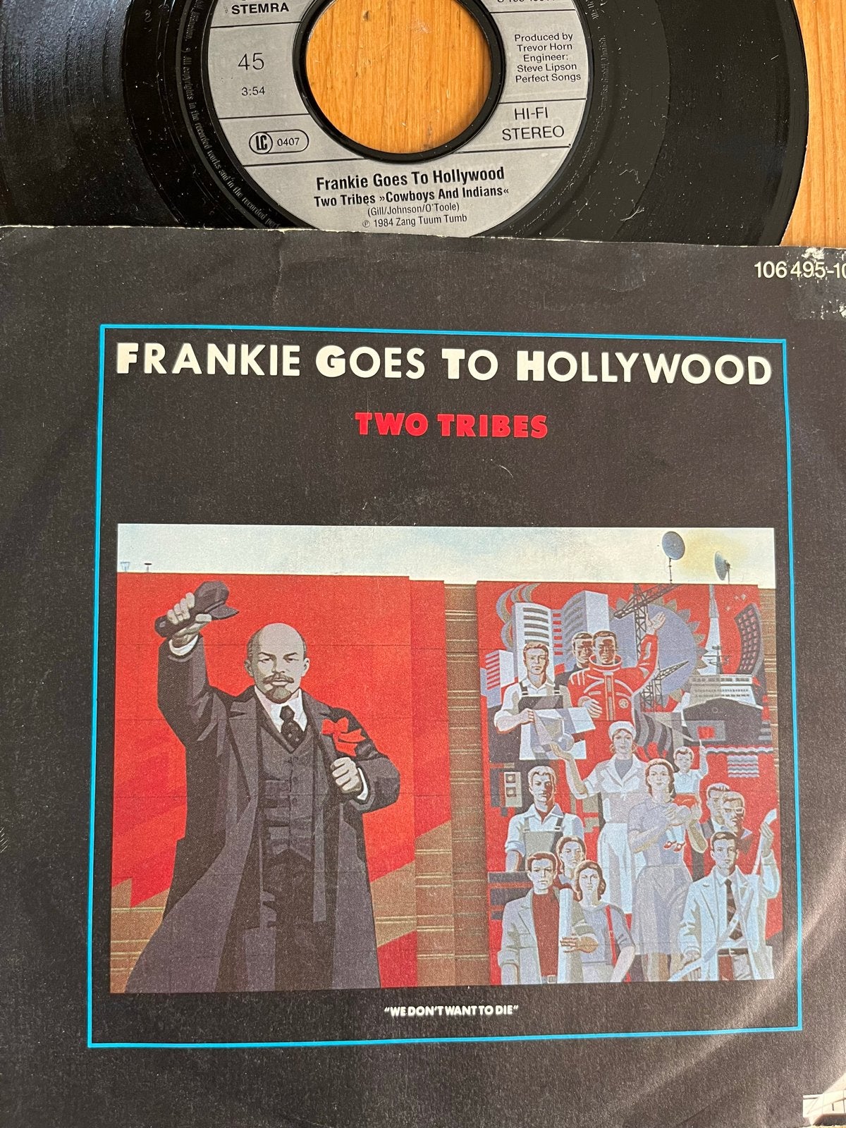 Frankie Goes To Hollywood - Two Tribes 7 inch single, Gebruikt, Originele persing, 7 inch, Ophalen of Verzenden