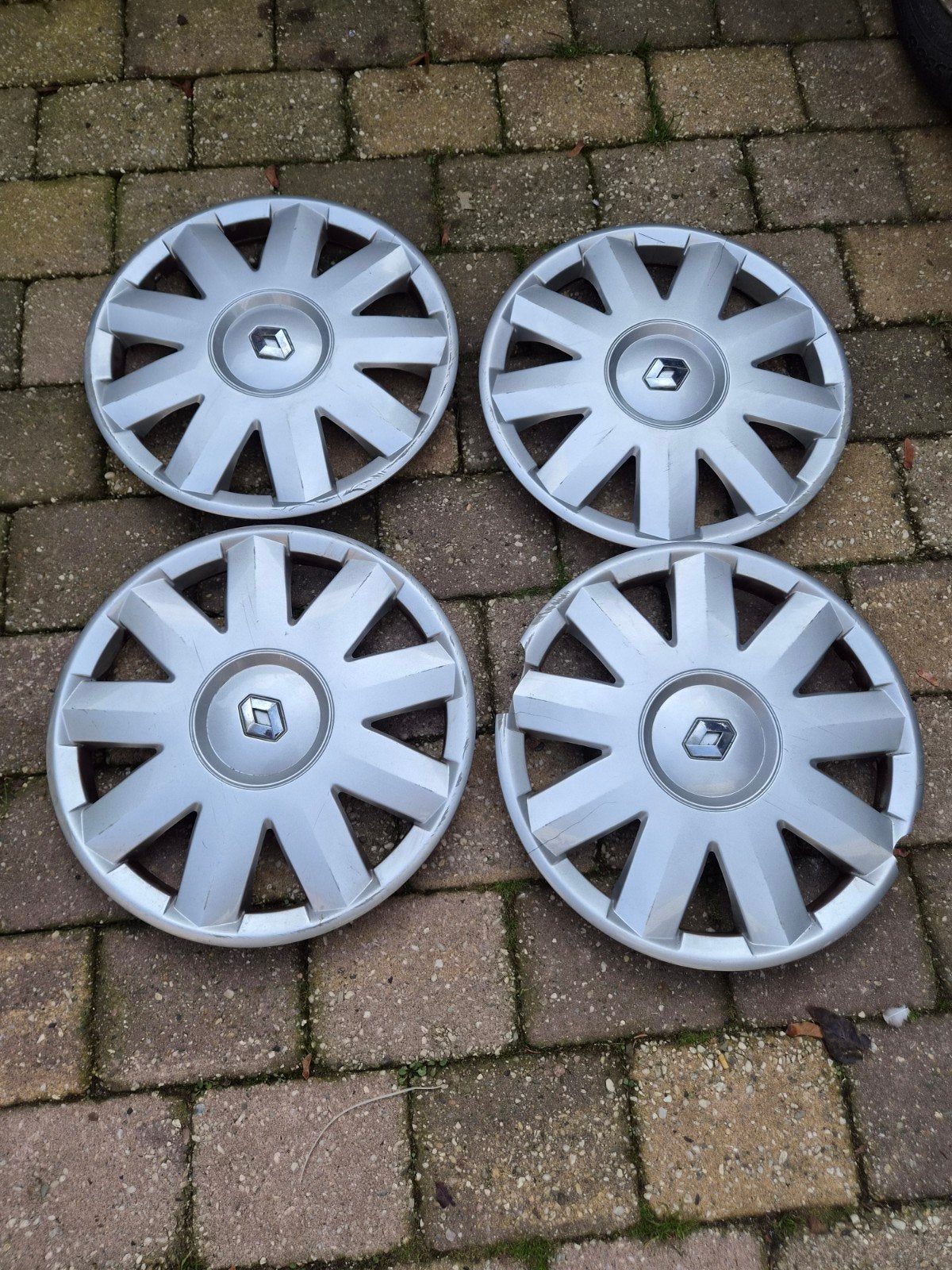 Set van 4 Renault wieldoppen 15 inch, Ophalen, Gebruikt