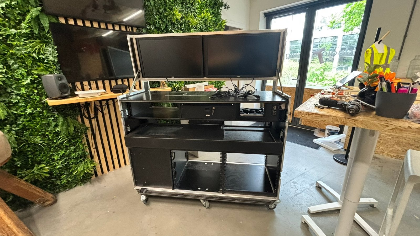 Broadcast camera regie flightcase sky-lite case, Overige merken, Video switcher/mixer, Ophalen, Zo goed als nieuw