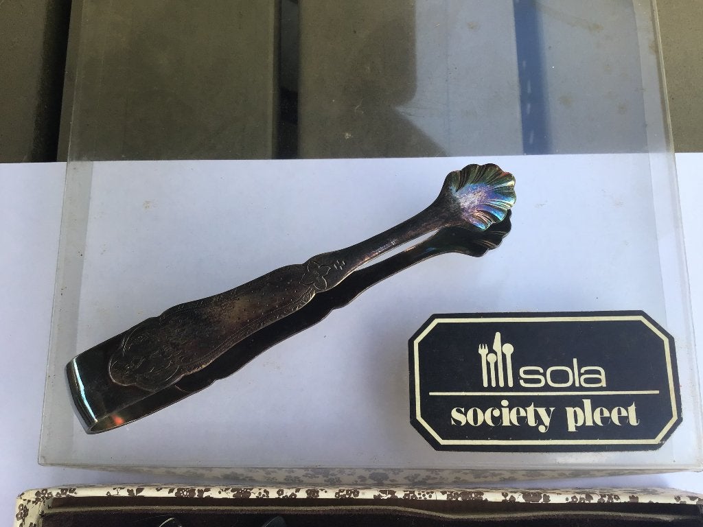 Sola society pleet koffielepels  met suikertang, Verzamelen, Overige materialen, Verzenden, Verzilverd, Nieuw