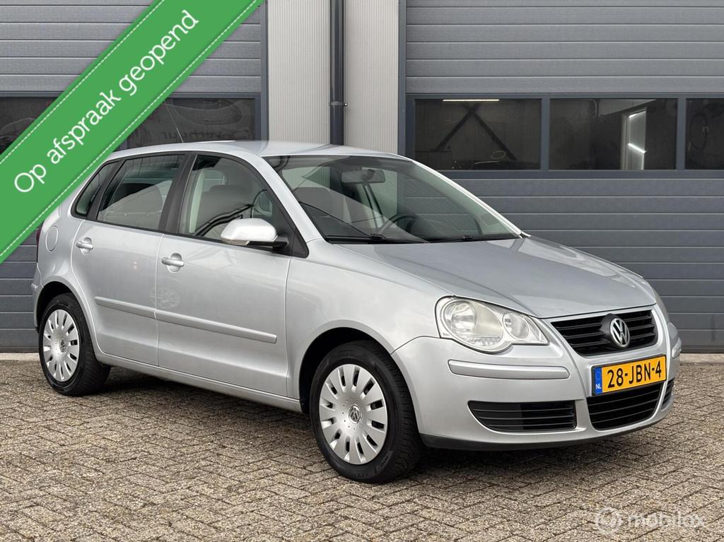 Volkswagen Polo 1.4-16V Comfortline Uitvoering 2e Eigenaar, Auto's, Volkswagen, Voorwielaandrijving, 4 cilinders, Bedrijf, Handgeschakeld