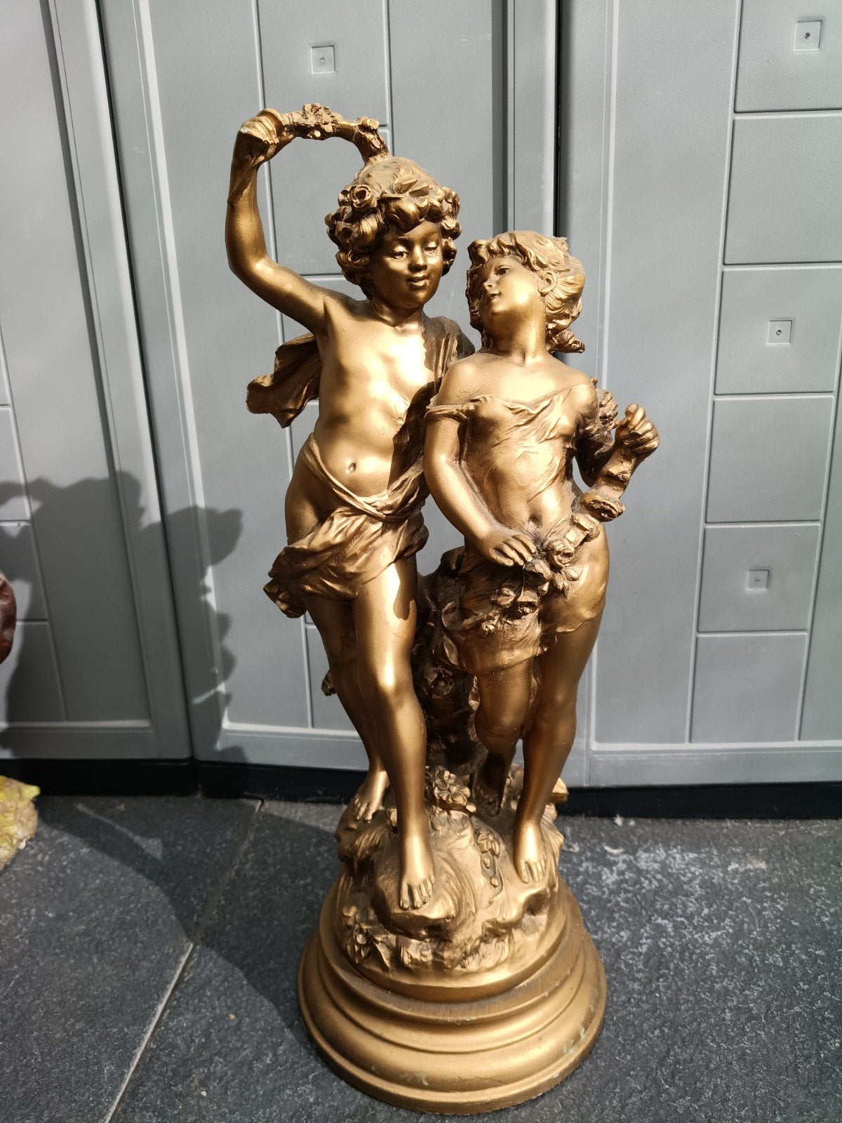 Gouden beeld August Moreau Jong Geliefde Klassieke stijl, Antiek en Kunst, Groep mensen, Gepatineerd, Beeld, Klassiek