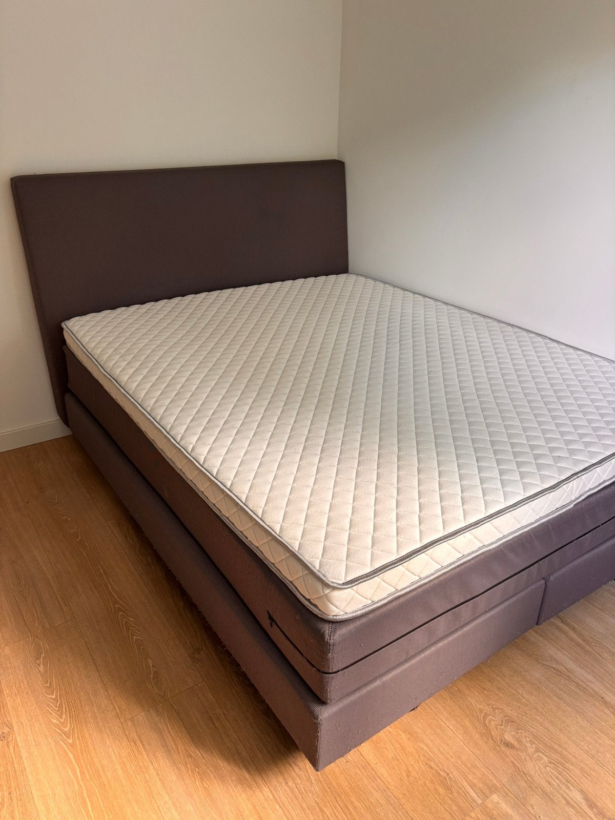 Grijze boxspring Swiss Sense (160cm x 200cm), Ophalen, Gebruikt, Tweepersoons, 200 cm