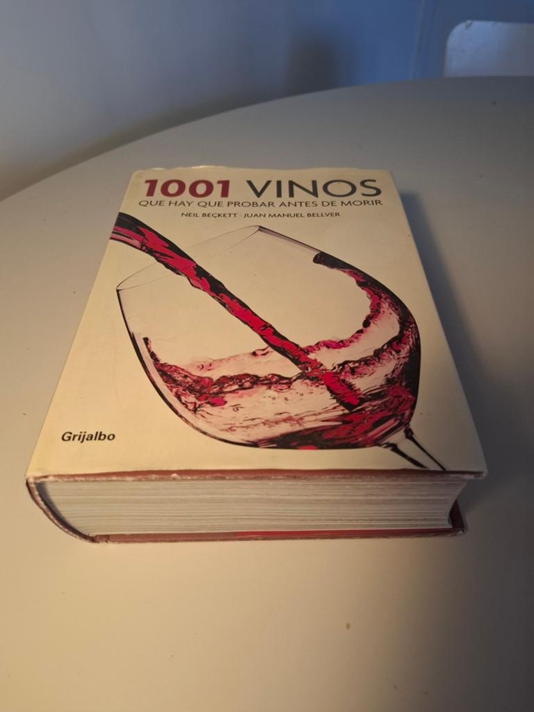 Wijnboek 1001 vinos naslagwerk, Ophalen of Verzenden, Zo goed als nieuw