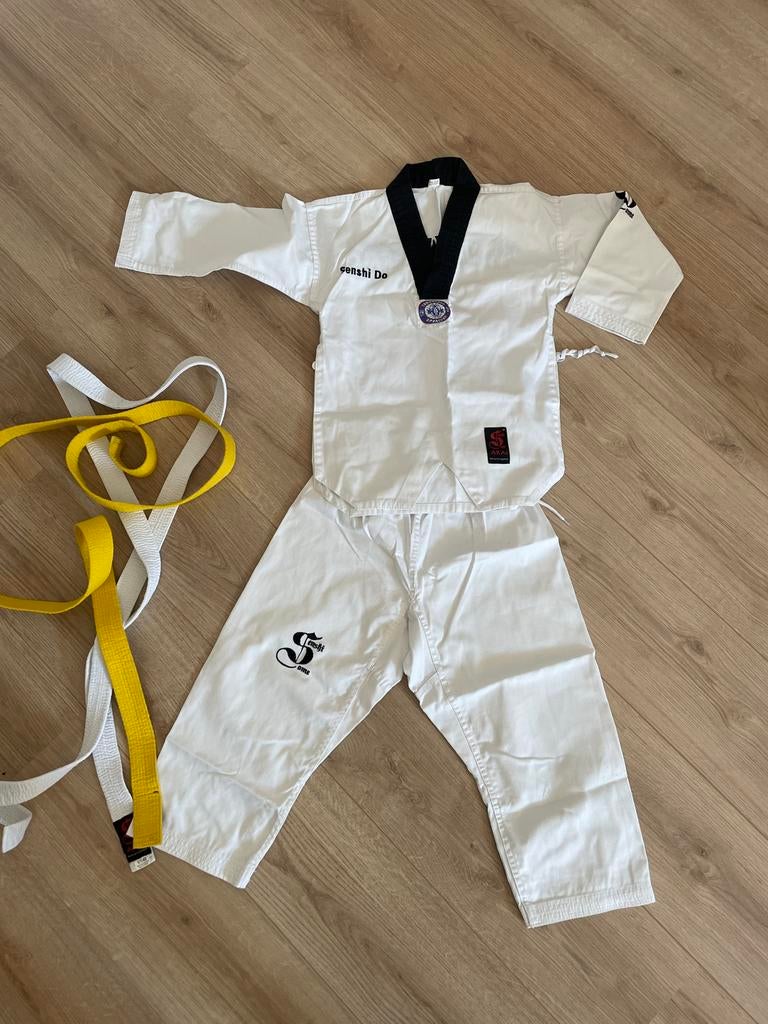Taekwondo pak kind 140, Sport en Fitness, Maat XS of kleiner, Ophalen of Verzenden, Gebruikt, Taekwondo