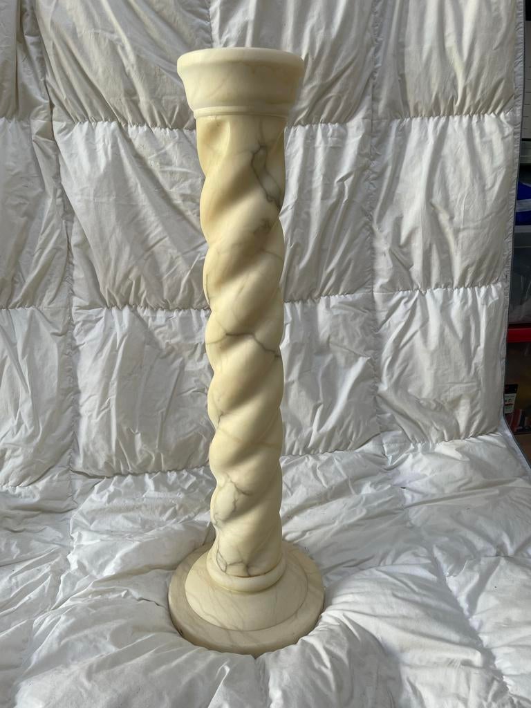 Elegante gedraaide marmeren zuil/sokkel, Antiek en Kunst, Ophalen