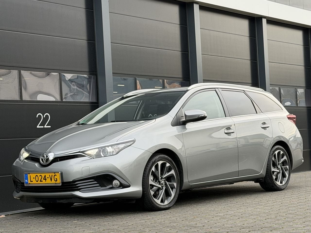 Toyota Auris 1.6D Xenon Clima EURO-6 (bj 2016), Auto's, 1295 kg, 140 €/maand, Auris, Te koop