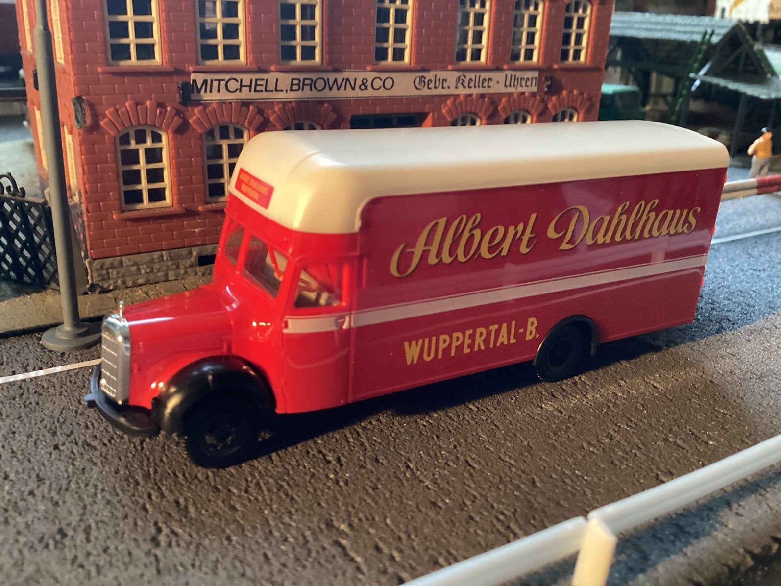Mercedes-Benz van Albedo, Hobby en Vrije tijd, Ophalen of Verzenden, Zo goed als nieuw, Bus of Vrachtwagen