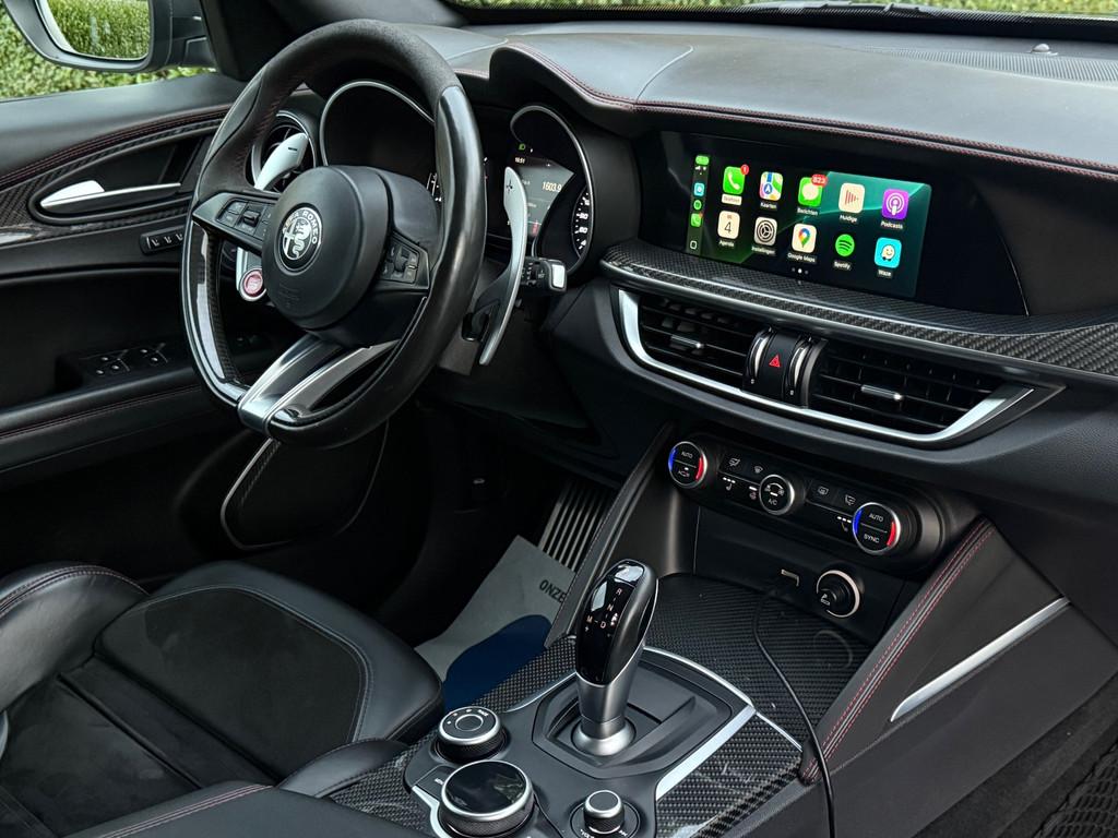 Alfa Romeo Stelvio 2.9 V6 AWD Quadrifoglio - APPLE CARPLAY -, Automaat, Gebruikt, 510 pk, Zwart