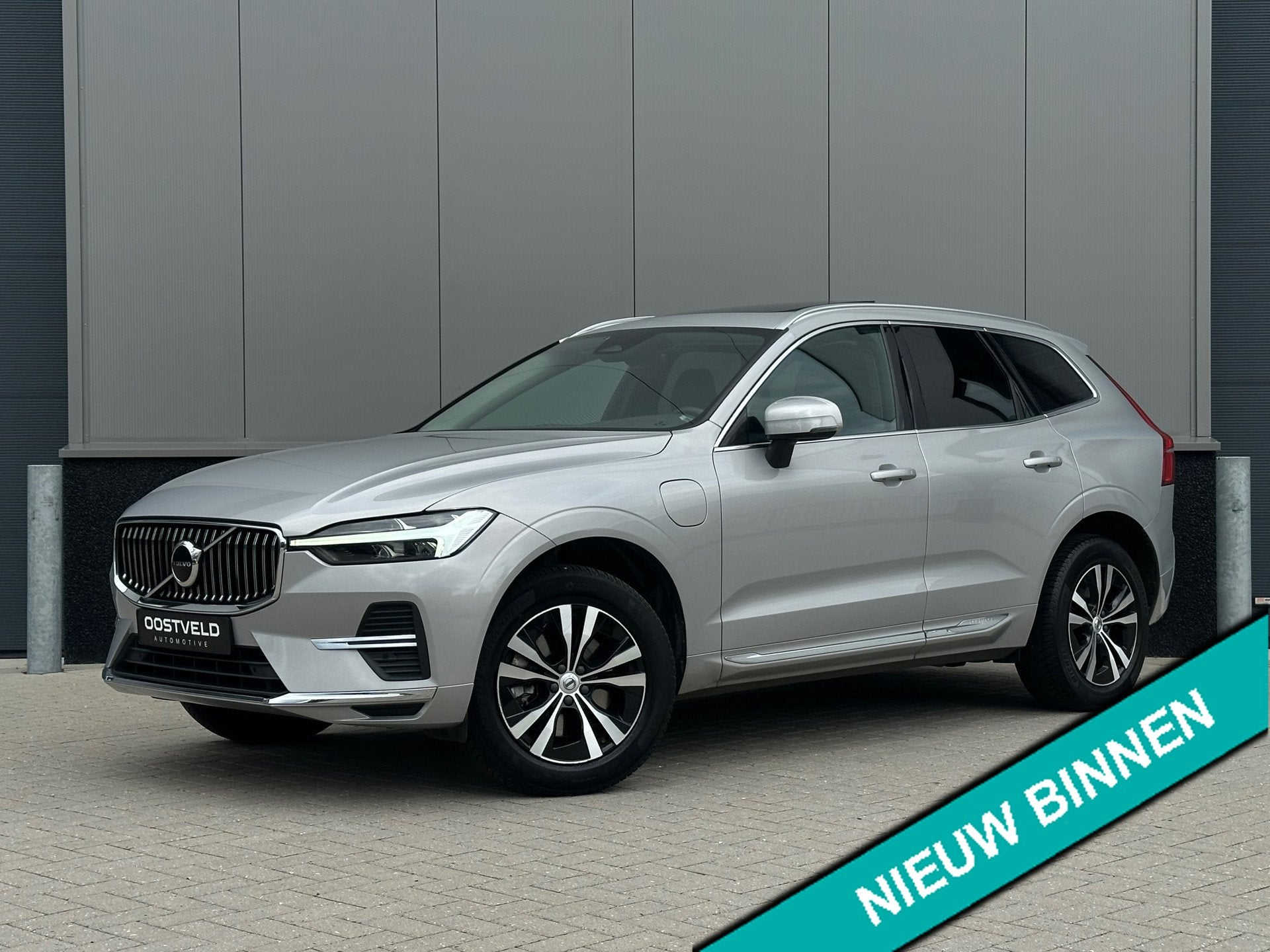 Volvo XC60 2.0 T6 Hybrid AWD |LONG RANGE|PANO|LEER|KEYLESS, Auto's, Automaat, Gebruikt, Zwart, 4 cilinders
