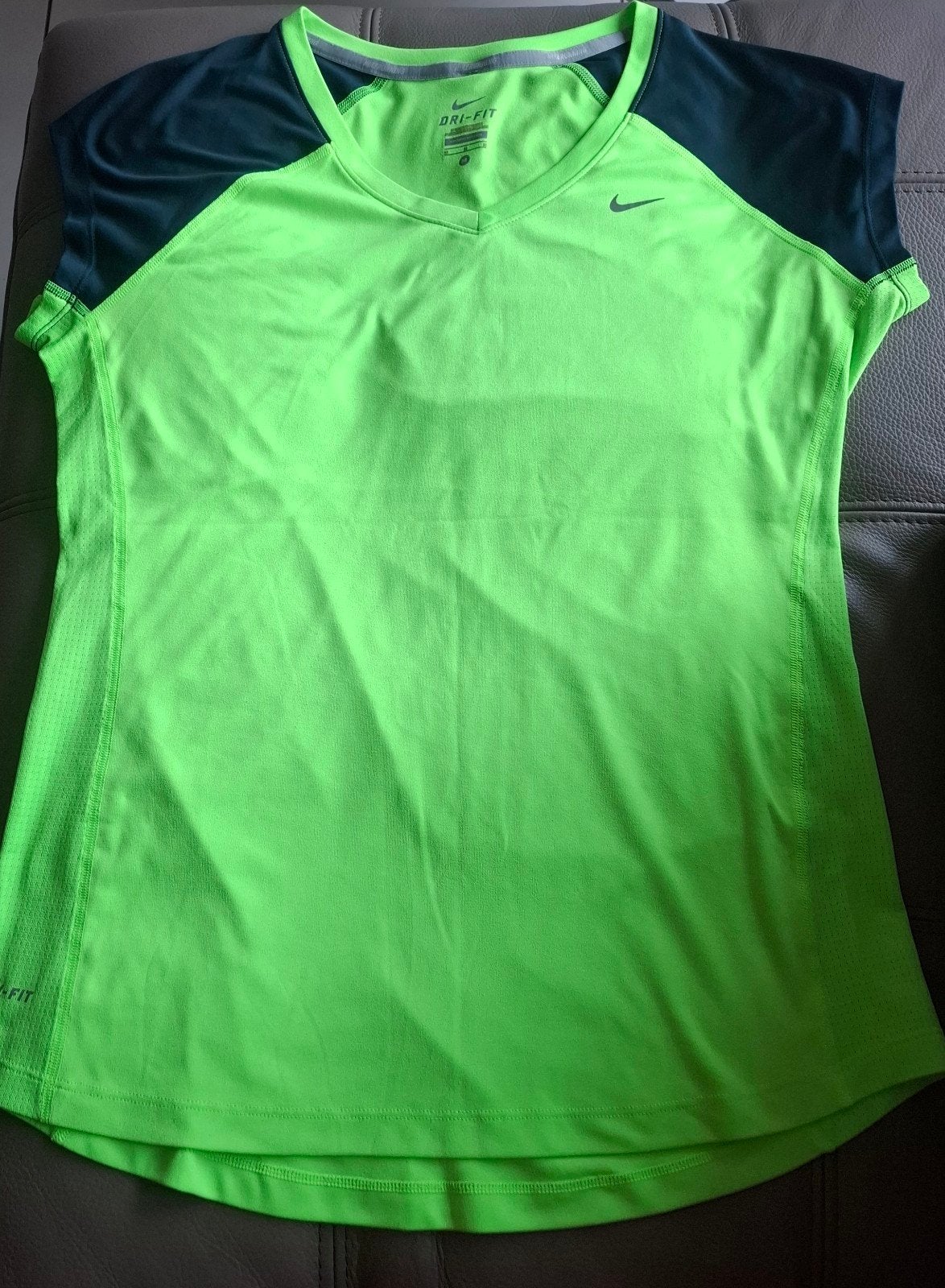 NIKE tennis shirt Dames maat M, Maat 38/40 (M), Nike, Ophalen of Verzenden, Racketsport