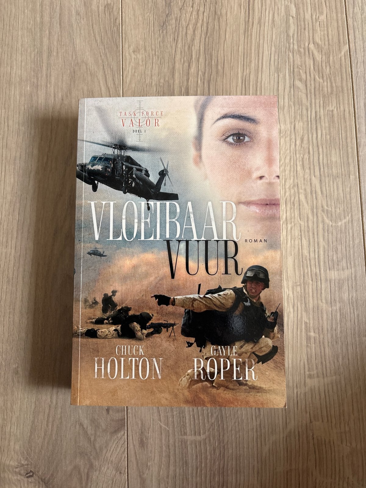 Vloeibaar Vuur - Chuck Holton & Gayle Roper, Ophalen of Verzenden, Zo goed als nieuw, Nederland