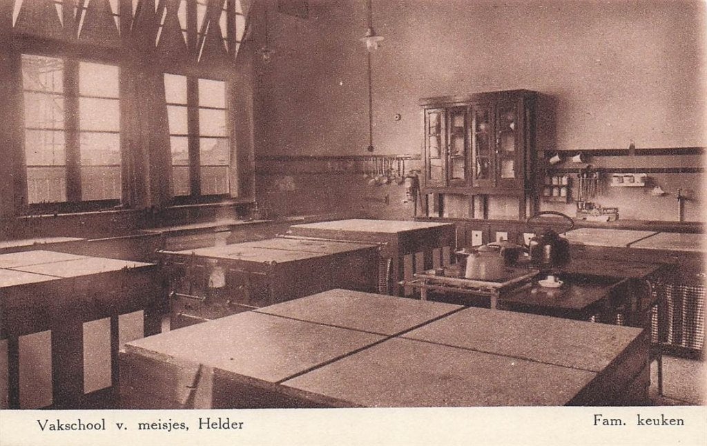 702-498-005 Vakschool V Meisjes Den Helder Fam Keuken, Verzenden, Voor 1920, Noord-Holland