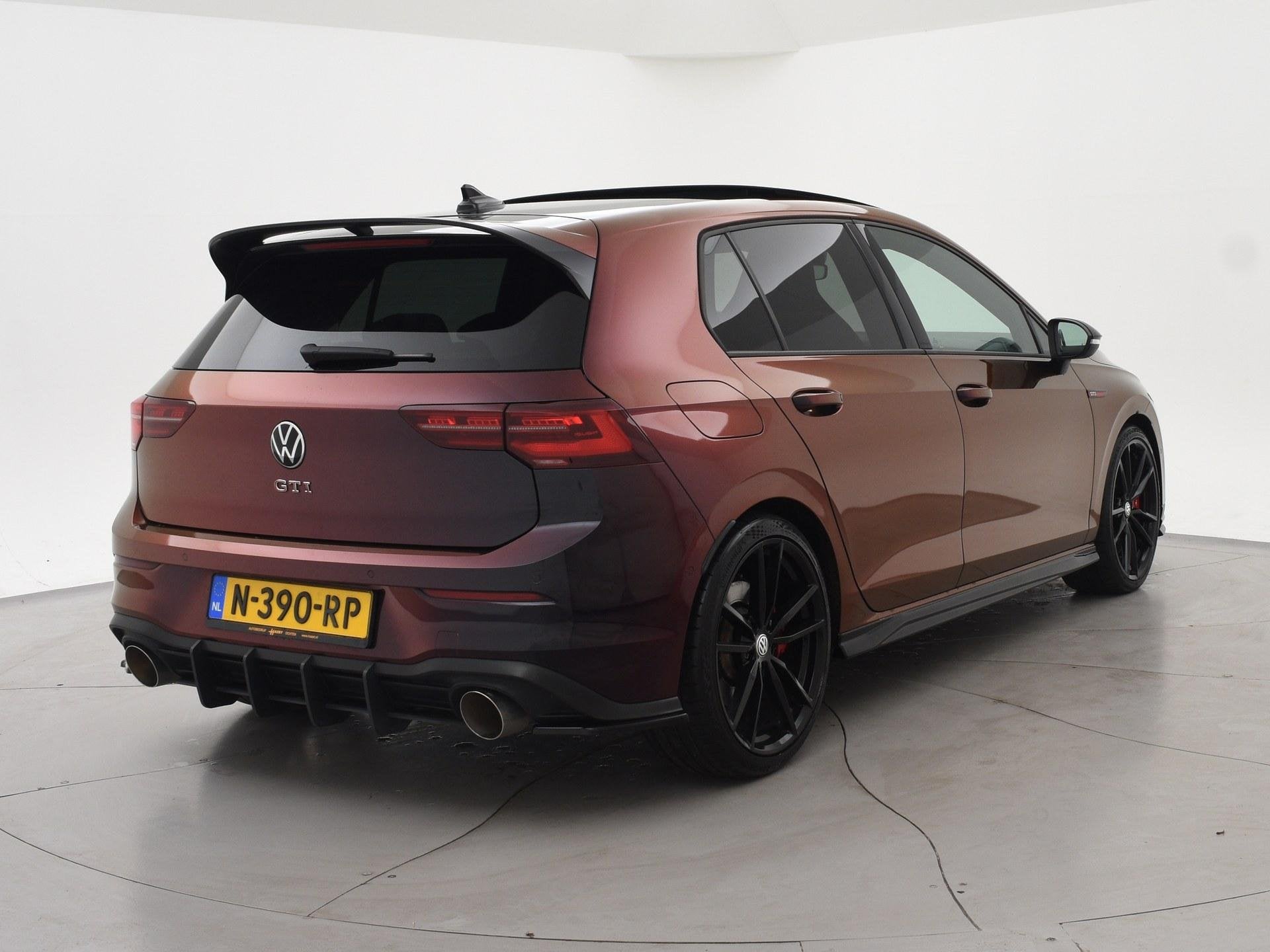 Volkswagen Golf 8 2.0 TSI GTI CLUBSPORT 300 PK MILLTEK | PAN, Auto's, Gebruikt, Euro 6, 4 cilinders, 1984 cc
